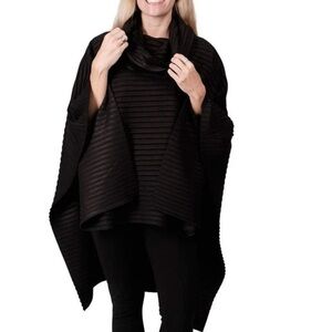 Le Moda Women's Elegant Black Poncho with Shawl Collar one size